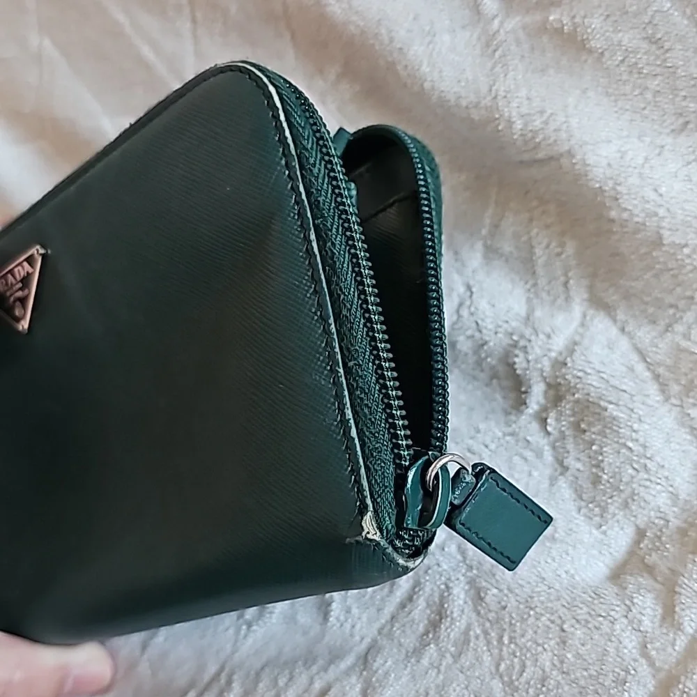 PRADA WALLET - Picture 7 of 15